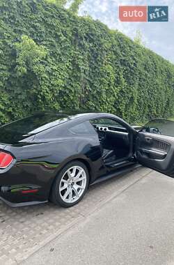 Купе Ford Mustang 2015 в 