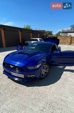 Купе Ford Mustang 2015 в 