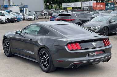 Купе Ford Mustang 2017 в 