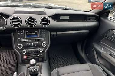 Купе Ford Mustang 2017 в 