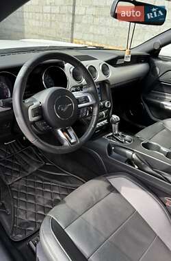 Кабриолет Ford Mustang 2016 в 