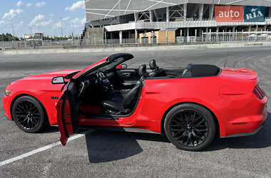 Кабриолет Ford Mustang 2016 в 