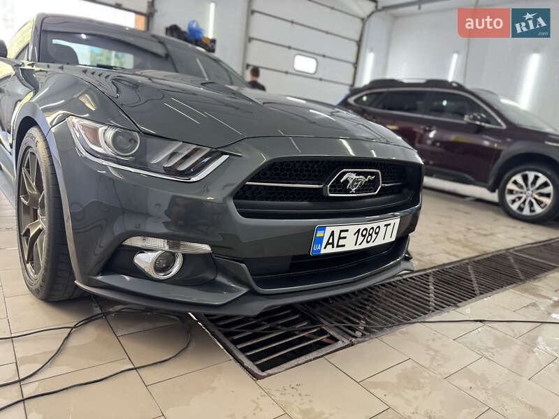 Купе Ford Mustang 2015 в 