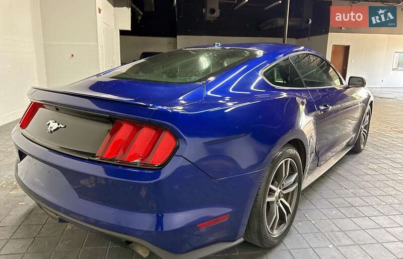 Купе Ford Mustang 2015 в Львове