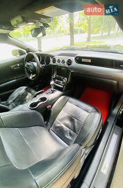 Купе Ford Mustang 2014 в 