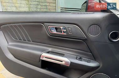 Купе Ford Mustang 2017 в 