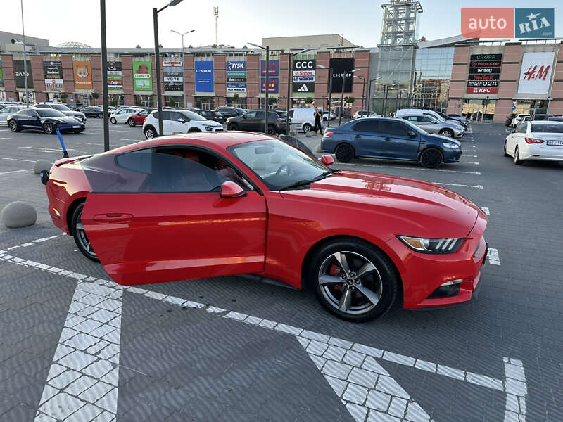 Купе Ford Mustang 2016 в Львові