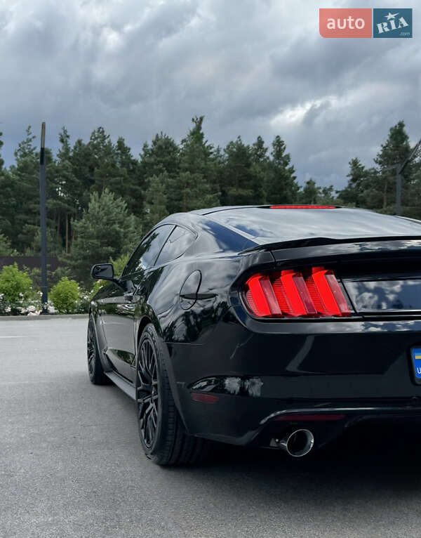 Купе Ford Mustang 2016 в Киеве
