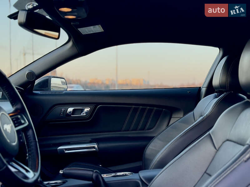 Купе Ford Mustang 2016 в Львове