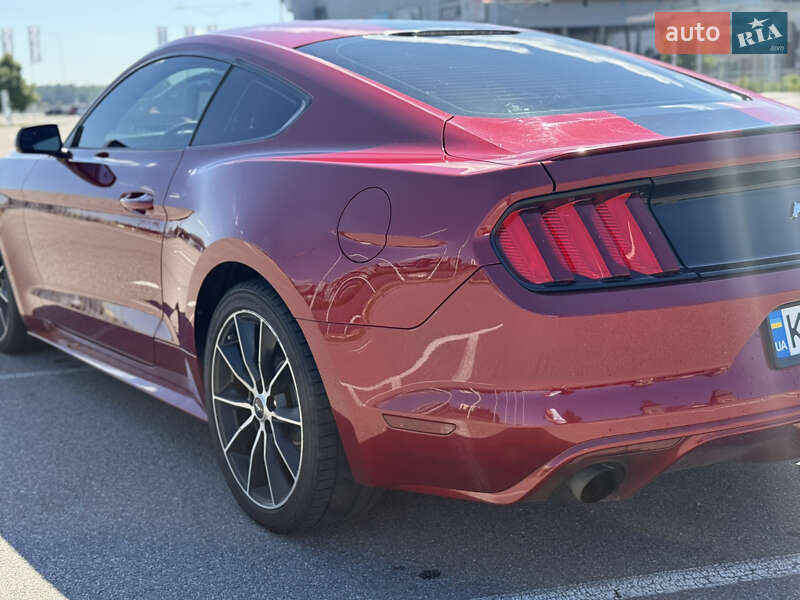 Купе Ford Mustang 2015 в Києві фото 10 Купе Ford Mustang 2015 в Києві