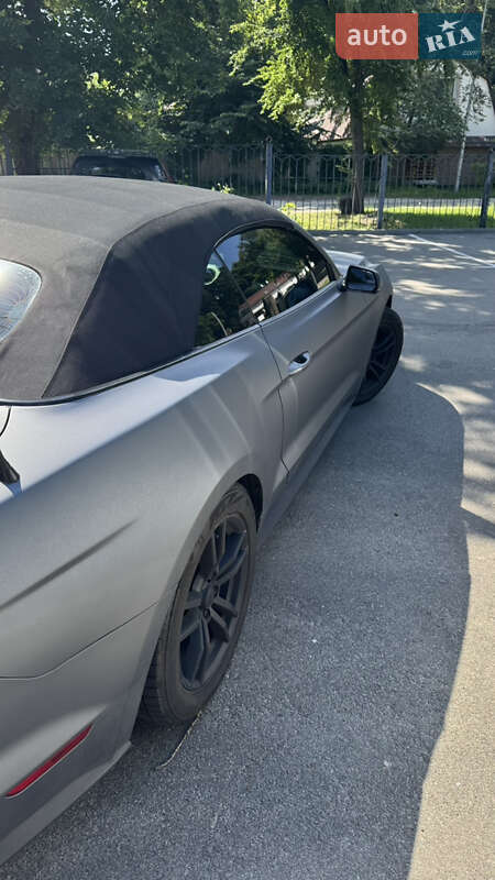 Кабриолет Ford Mustang 2015 в Киеве