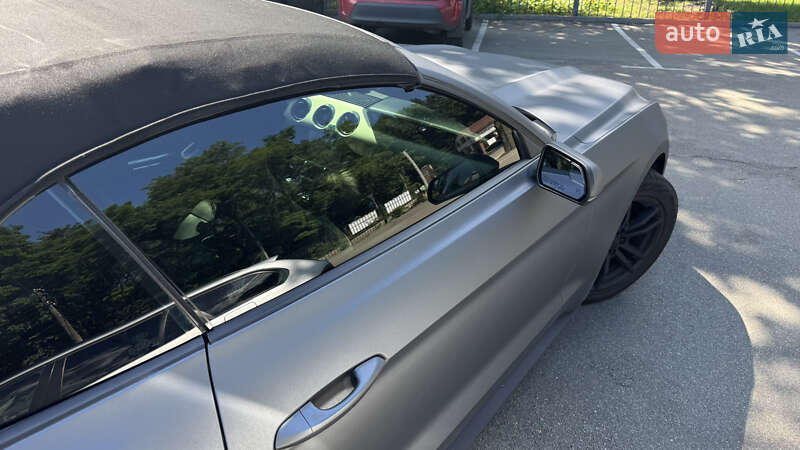 Кабриолет Ford Mustang 2015 в Киеве