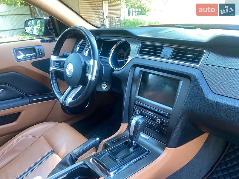 Купе Ford Mustang 2012 в Киеве