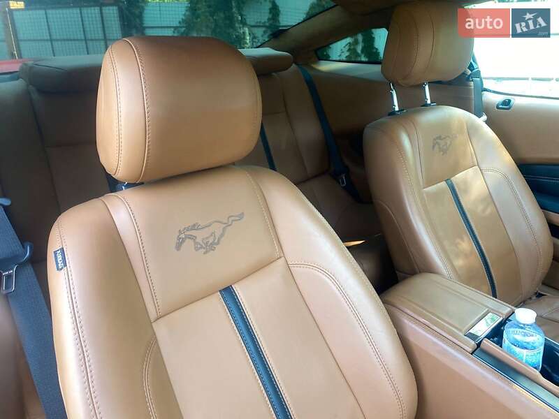 Купе Ford Mustang 2012 в Киеве