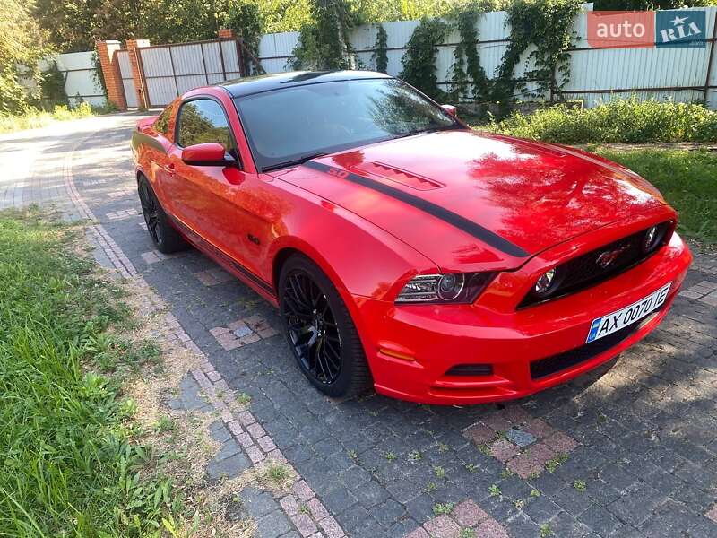 Купе Ford Mustang 2012 в Киеве
