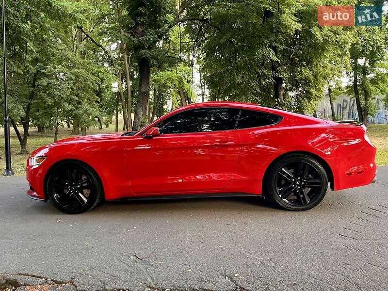 Купе Ford Mustang 2015 в Киеве