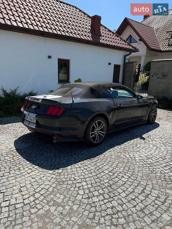 Кабриолет Ford Mustang 2016 в Львове