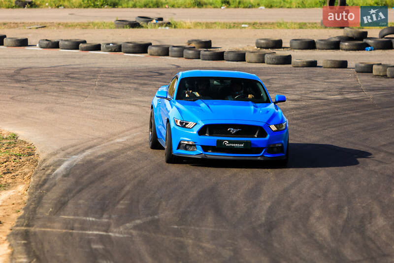 Купе Ford Mustang 2017 в Одессе