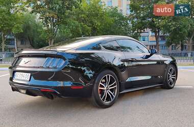 Купе Ford Mustang 2015 в 