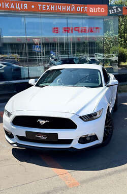 Купе Ford Mustang 2015 в 