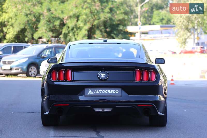 Купе Ford Mustang 2015 в Києві
