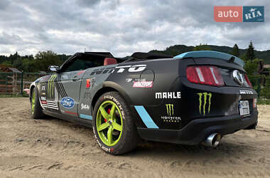 Кабриолет Ford Mustang 2010 в 