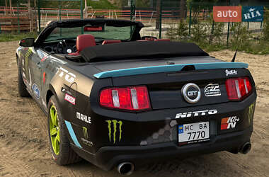 Кабриолет Ford Mustang 2010 в 