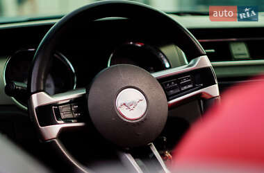 Кабриолет Ford Mustang 2010 в 