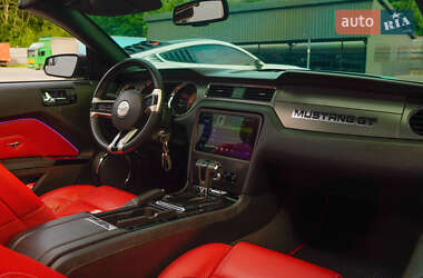 Кабриолет Ford Mustang 2010 в 