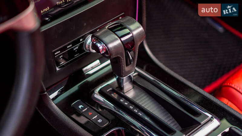 Кабріолет Ford Mustang 2010 в Києві