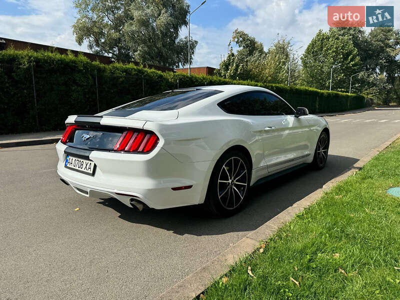 Купе Ford Mustang 2015 в Киеве фото 3 Купе Ford Mustang 2015 в Киеве