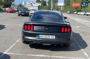 Купе Ford Mustang 2015 в 