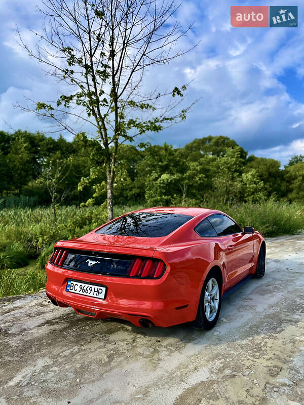Купе Ford Mustang 2015 в Львове