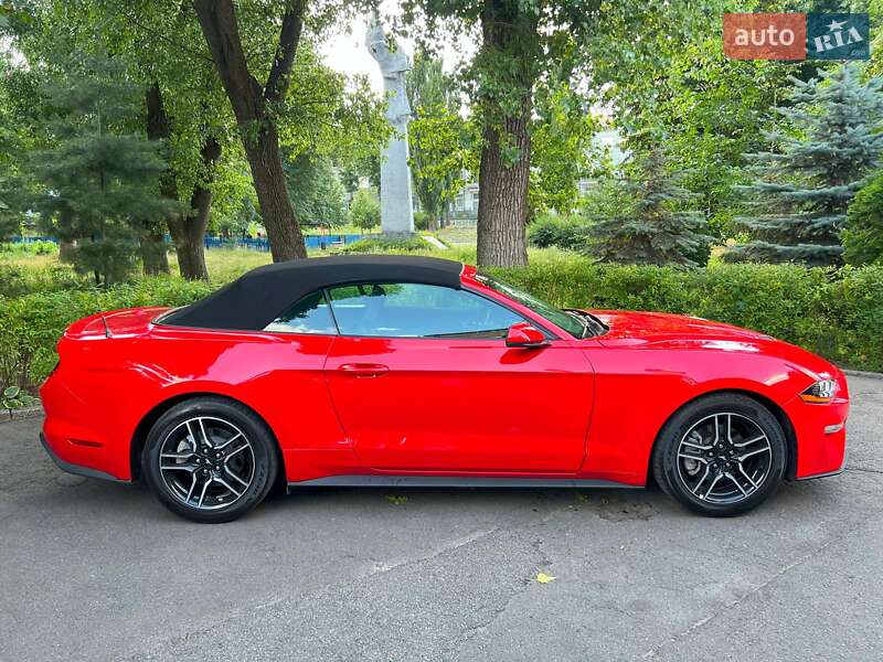 Кабриолет Ford Mustang 2019 в Киеве