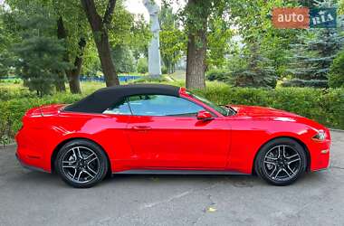 Кабриолет Ford Mustang 2019 в 