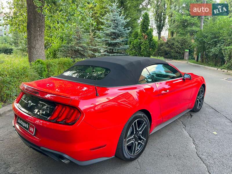Кабриолет Ford Mustang 2019 в Киеве