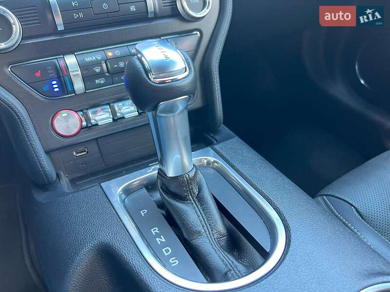 Кабриолет Ford Mustang 2019 в Киеве