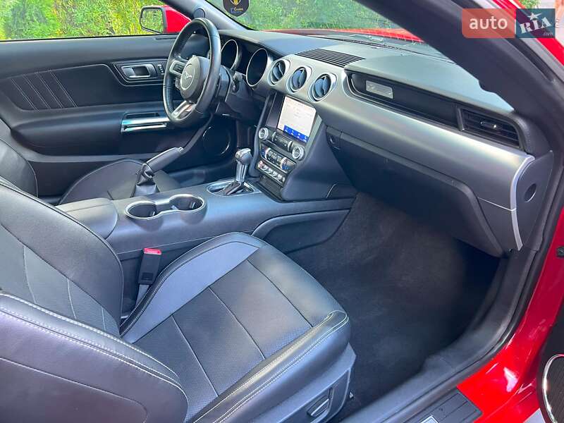 Кабриолет Ford Mustang 2019 в Киеве