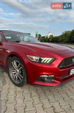 Кабриолет Ford Mustang 2016 в 