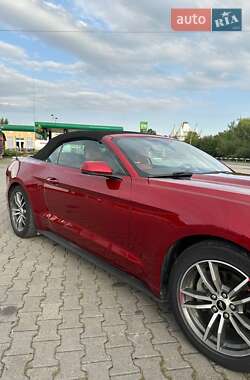 Кабриолет Ford Mustang 2016 в 
