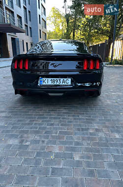 Купе Ford Mustang 2014 в 