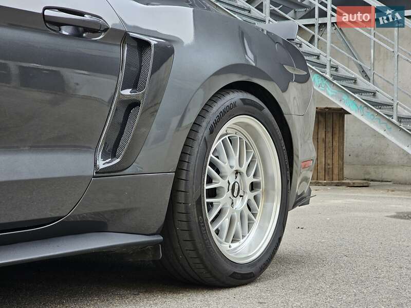 Купе Ford Mustang 2016 в Киеве