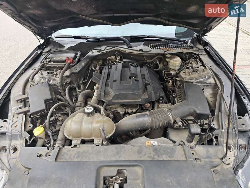 Купе Ford Mustang 2016 в Киеве