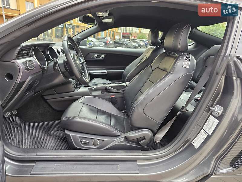 Купе Ford Mustang 2016 в Киеве