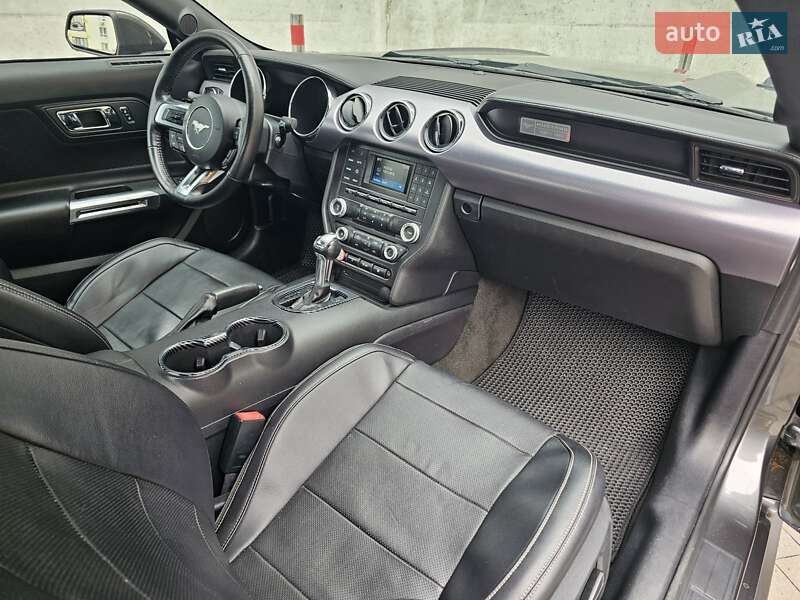 Купе Ford Mustang 2016 в Киеве