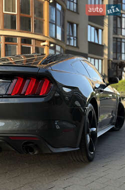 Купе Ford Mustang 2015 в 
