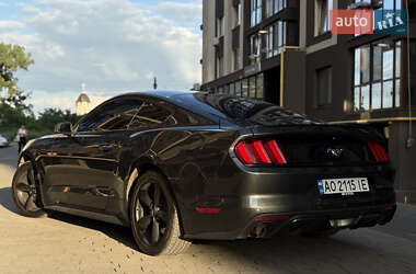 Купе Ford Mustang 2015 в 