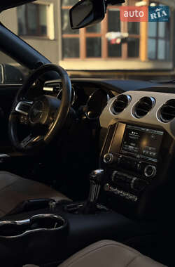 Купе Ford Mustang 2015 в 