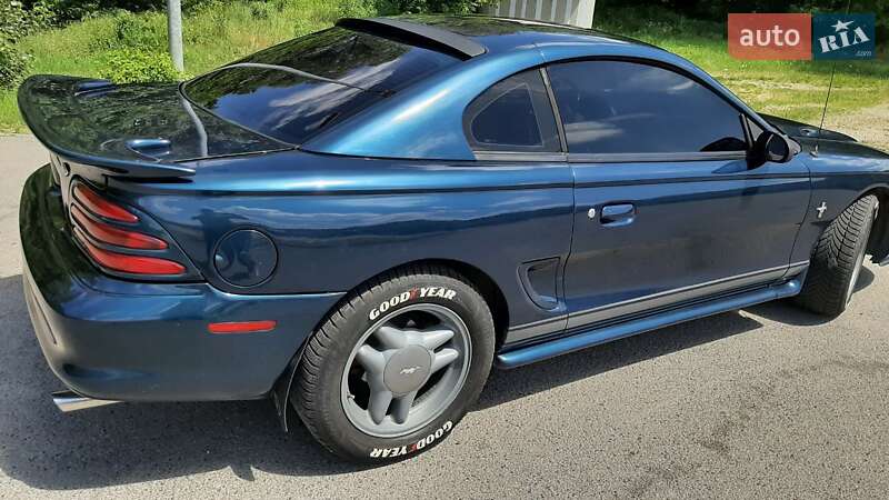 Купе Ford Mustang 1995 в Днепре