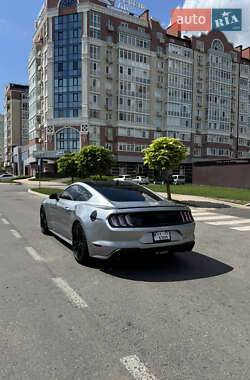Купе Ford Mustang 2021 в 